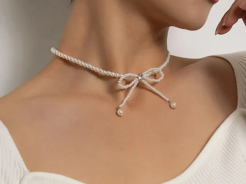 Bow Pearl Necklace